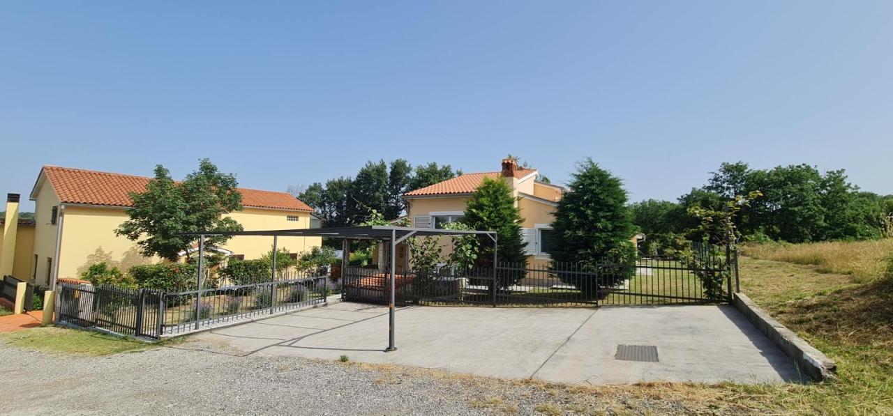 Sunny Garden Villa With Pool Loborika Exterior photo